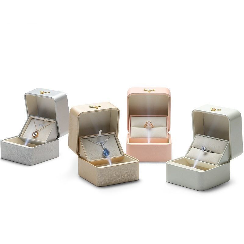 End Creative LED Light-Emitting Lamp Engagement Ring Display Box Single Ring Pendant Jewelry Box Gift Box PU Leather Box
