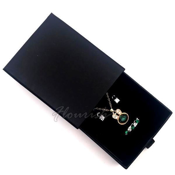 Middle Kraft Paper Jewelry Boxes Cardboard / Paperboard Gift Box Multiple Color And Size