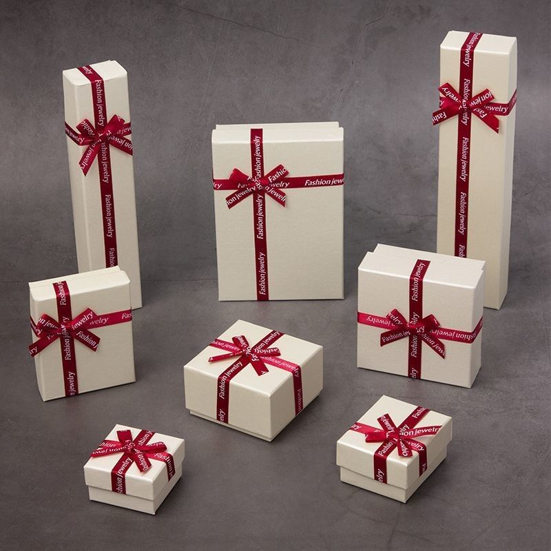 Customized Cardboard Paper Packaging Gift Jewelry Box with Foam Insert and 100% Recycled Material Paper